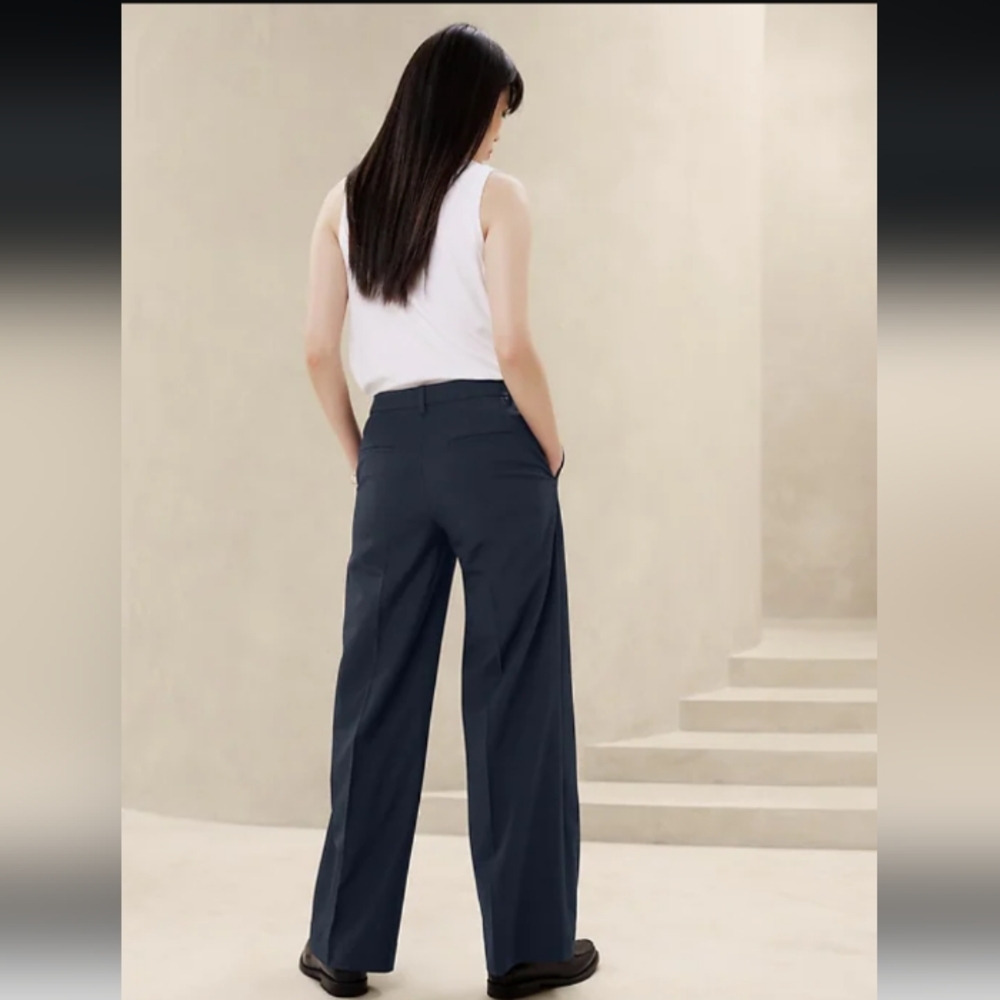 Banana Republic Factory Sculpted Wide-Leg Trouser - Picture 2 of 10
